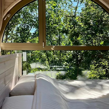 Furo Treehouse ラグジュアリーテント Barajevo