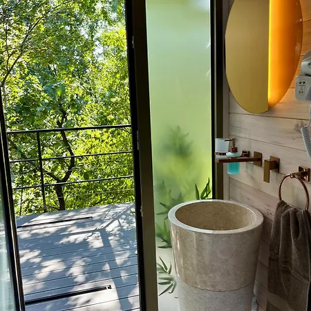 ラグジュアリーテント Furo Treehouse Barajevo